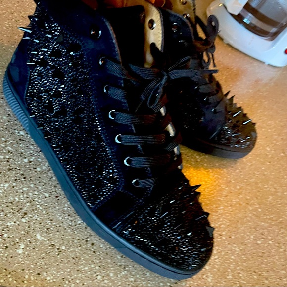 Red Bottoms - Picture 4 of 4